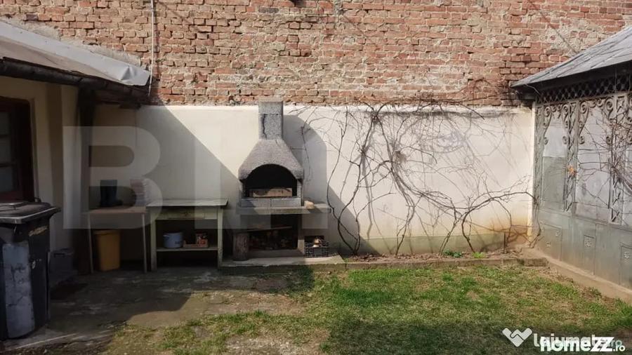 Casă cu 11 camere cu Teren 720 Mp în Ultracentral
