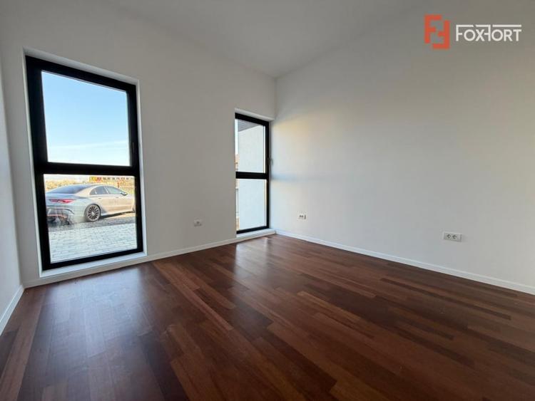 Duplex cu 5 camere cu Canalizare în Săcălaz