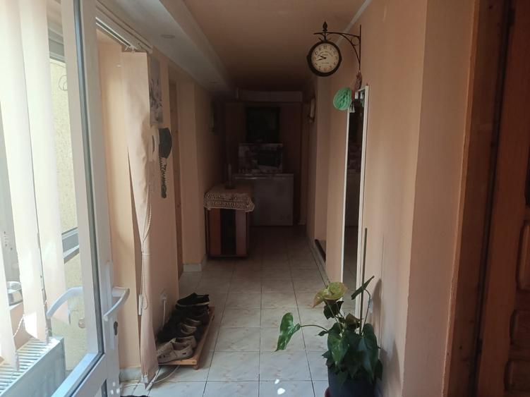 Casă cu 3 camere în Central