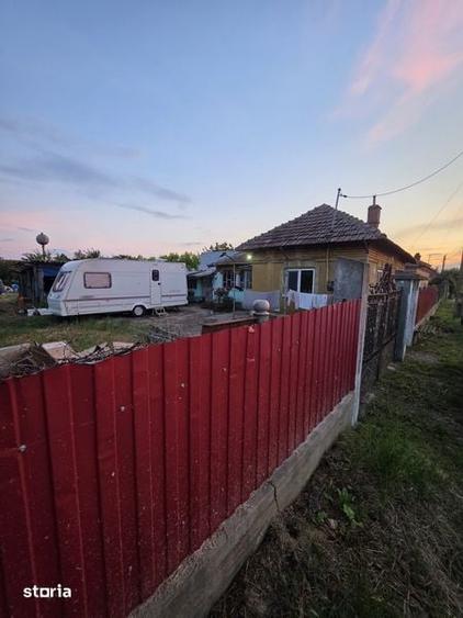 Casă cu 3 camere cu Teren 80 Mp în Obârșia de Câmp