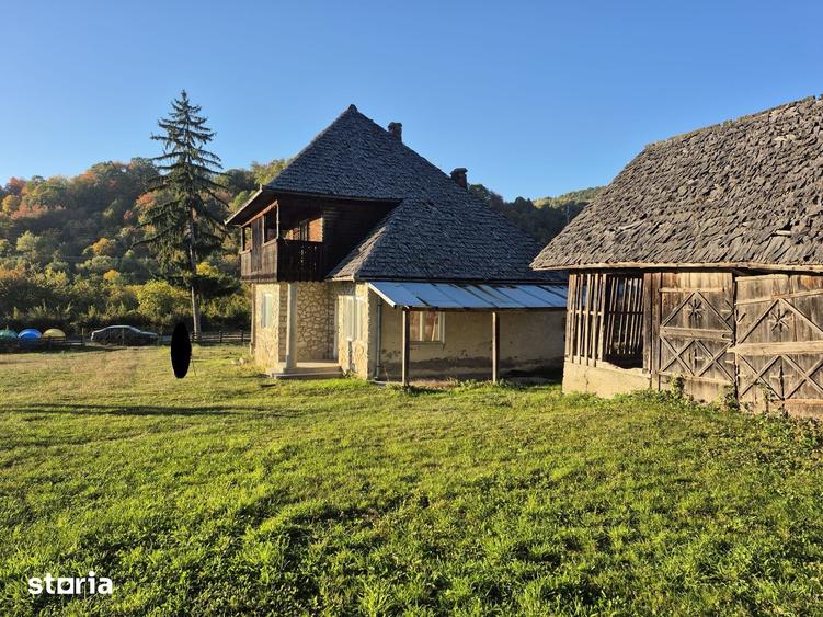 Casă cu 3 camere cu Teren 1000 Mp în Cernești