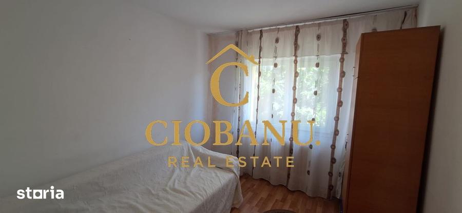 Apartament cu 3 camere decomandat în Craiovița Nouă