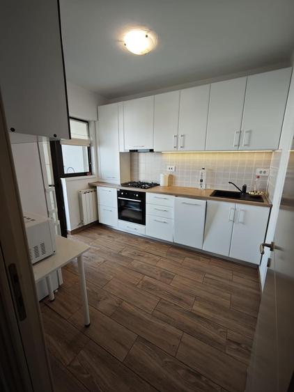 Apartament cu 3 camere decomandat în Tătărași