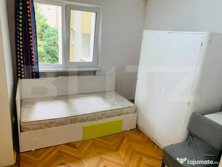 Apartament cu 3 camere semidecomandat, mobilat în Semicentral