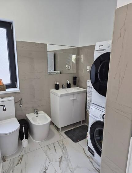 Casă individuală cu 4 camere cu Canalizare în Sânmihaiu Român