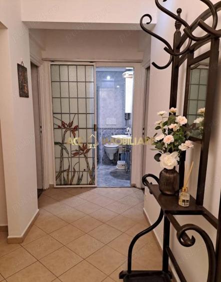 Apartament cu 2 camere decomandat, mobilat în Romană