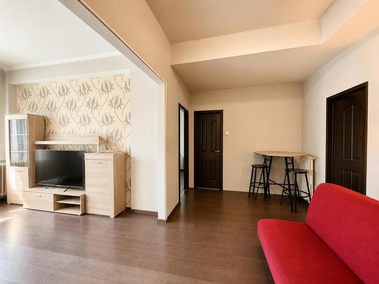 Apartament cu 2 camere decomandat în Calea Victoriei