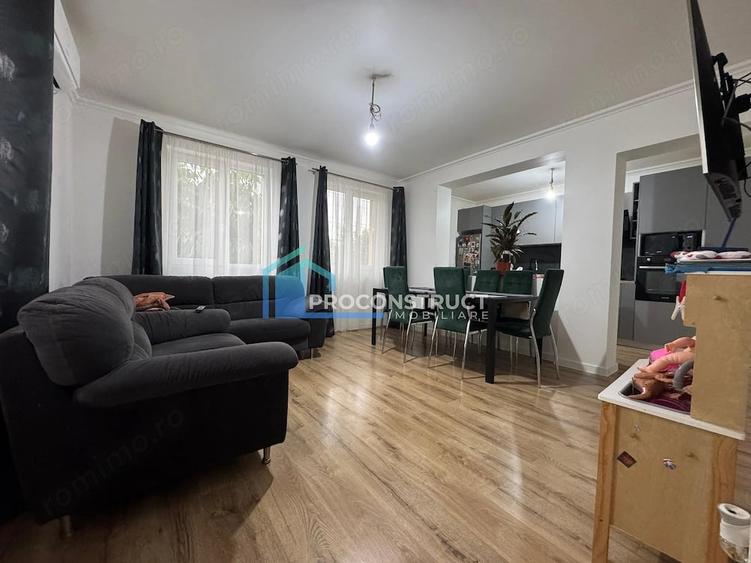 Casă cu 5 camere cu Teren 487 Mp în Plopi