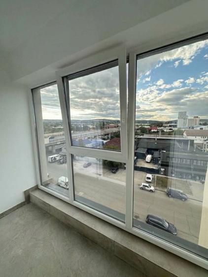 Apartament cu 2 camere semidecomandat în Energiei