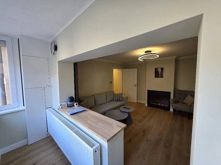 Apartament cu 2 camere semidecomandat, mobilat în Complex Studențesc