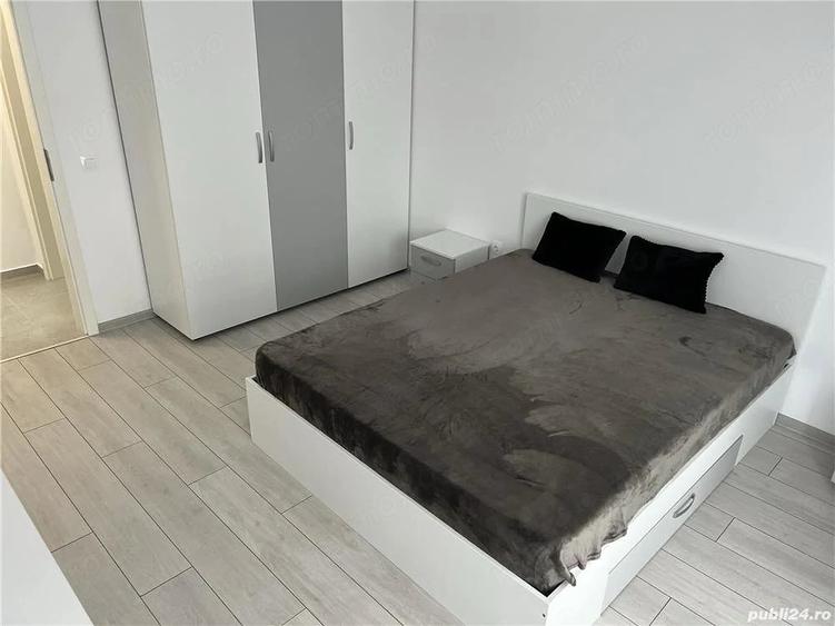 Apartament cu 3 camere decomandat în Aradului