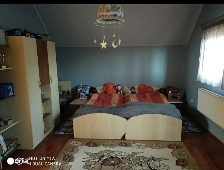 Casă cu 4 camere semidecomandat cu Teren 1000 Mp în Sălard