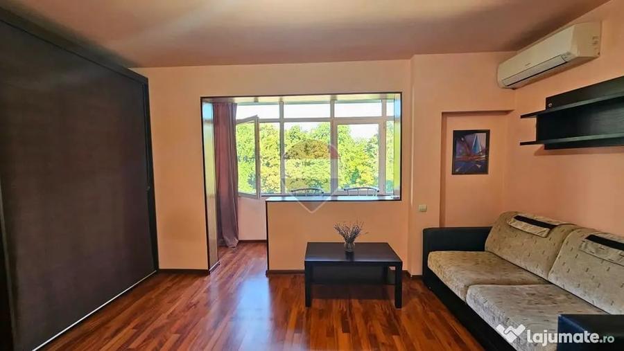 Apartament cu 2 camere semidecomandat în Central