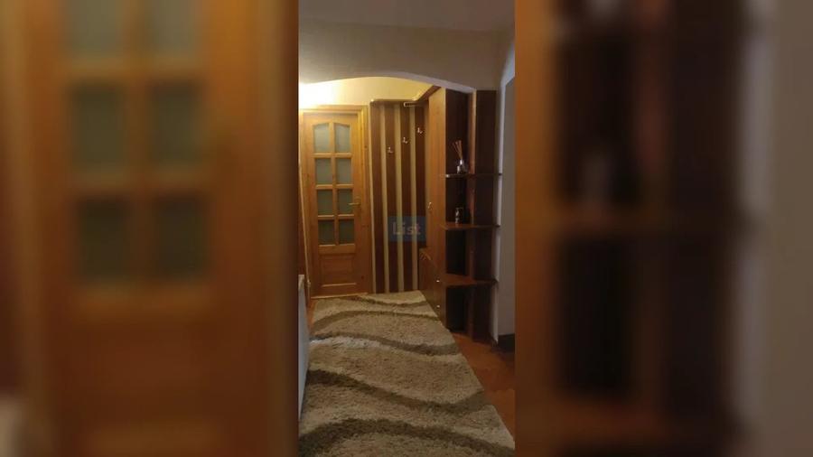 Apartament cu 4 camere decomandat, mobilat în Între Lacuri
