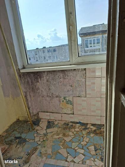 Apartament cu 3 camere semidecomandat în Central