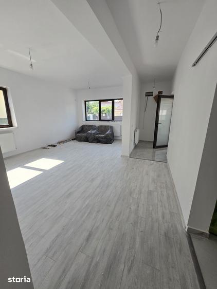 Casă cu 3 camere cu Teren 250 Mp în Central