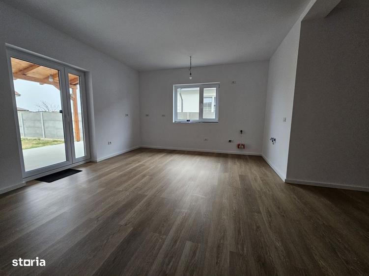 Casă cu 3 camere cu Teren 351 Mp în Șag