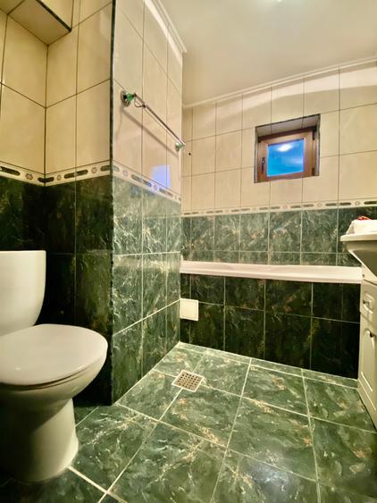 Apartament cu 4 camere decomandat în Micro 3