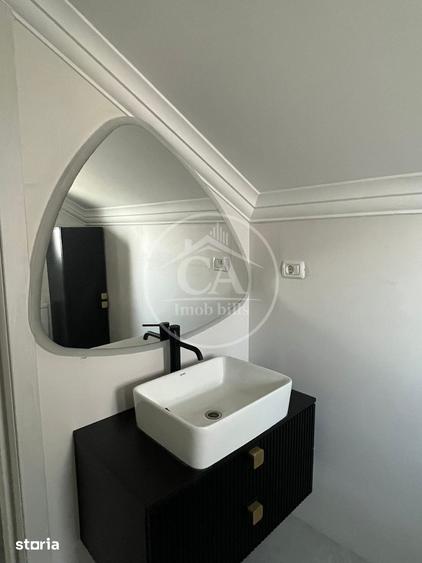 Casă cu 6 camere decomandat cu Teren 498 Mp în Nufărul