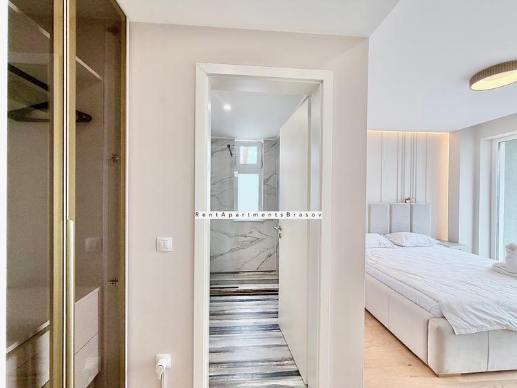 Apartament cu 4 camere decomandat în Tractorul