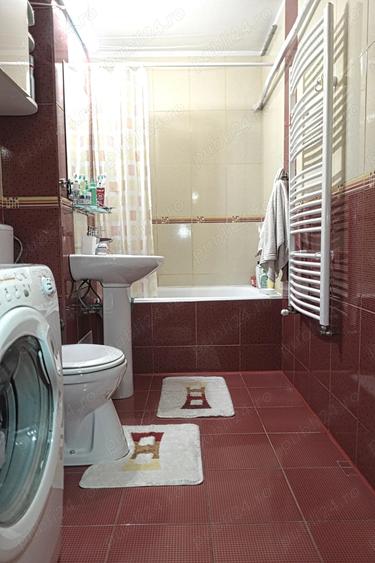 Apartament cu 5 camere decomandat, mobilat în Aurel Vlaicu