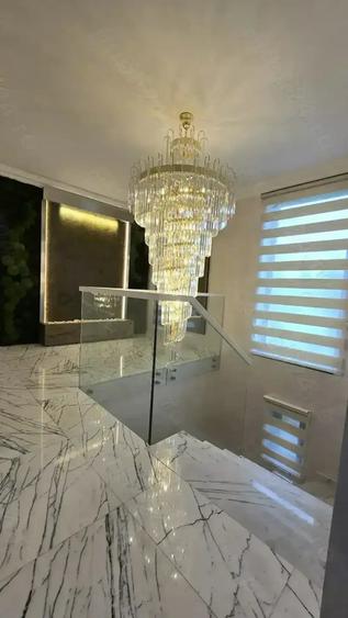 Casă cu 4 camere cu Teren 2530 Mp în Central