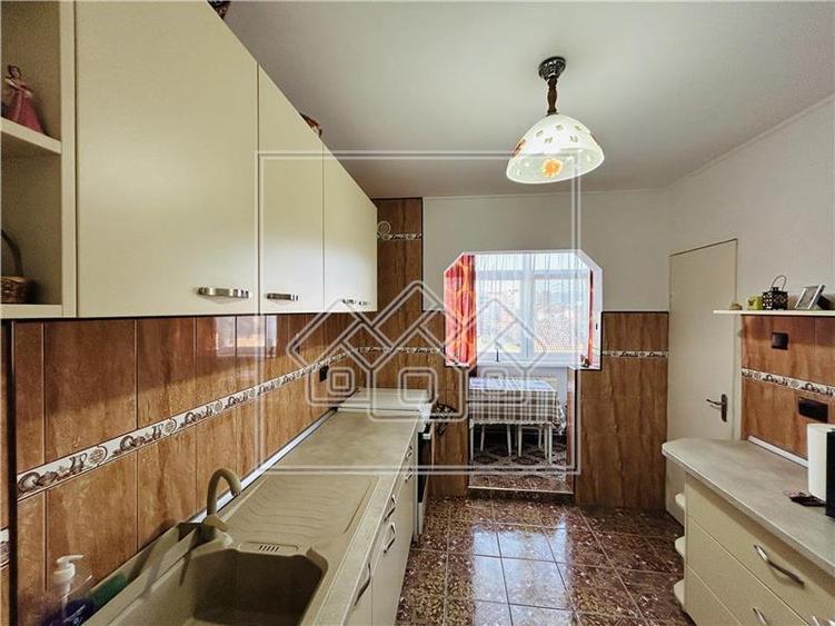 Apartament cu 2 camere decomandat în Calea Dumbrăvii