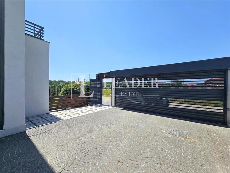 Casă individuală cu 5 camere cu Teren 490 Mp în Balotești