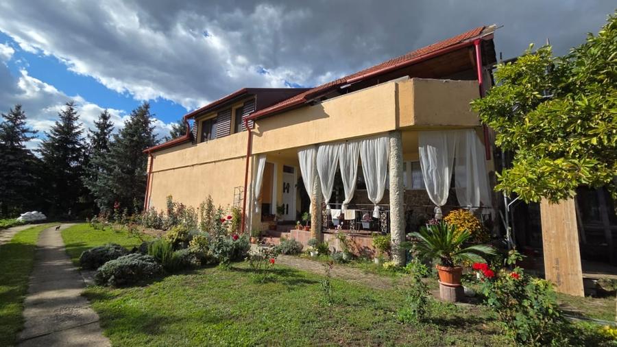 Casă individuală cu 4 camere cu Garaj în Lucian Blaga