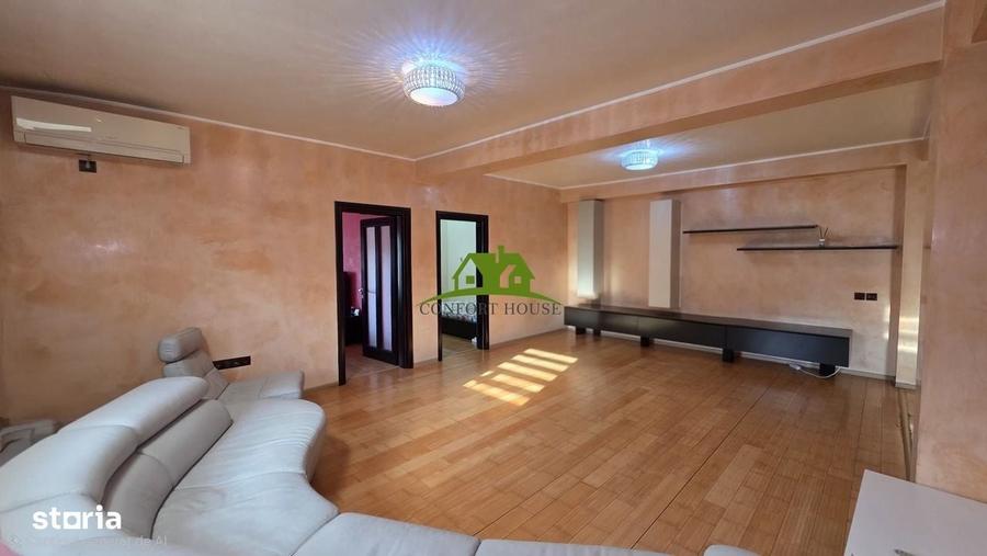 Apartament cu 3 camere în Republicii