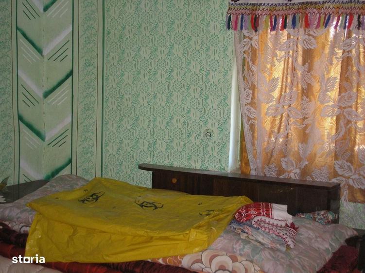 Casă cu 4 camere în Asuaju de Sus