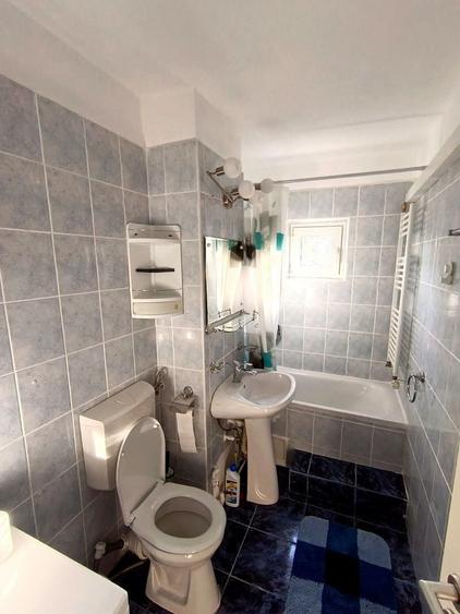 Apartament cu 2 camere semidecomandat, mobilat în Complex Studențesc