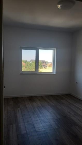 Duplex cu 4 camere cu Canalizare în Moșnița Veche