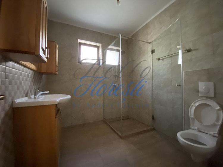 Casă individuală cu 6 camere cu Canalizare în Florești