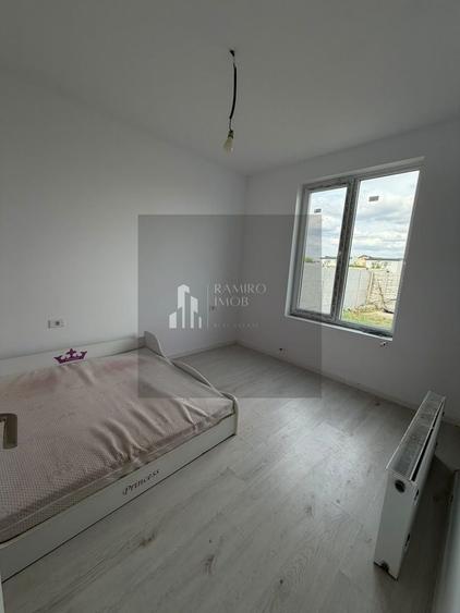 Casă individuală cu 4 camere cu Canalizare în Berceni
