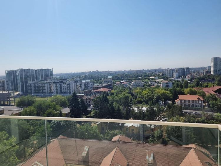 Apartament cu 3 camere decomandat în Aviației