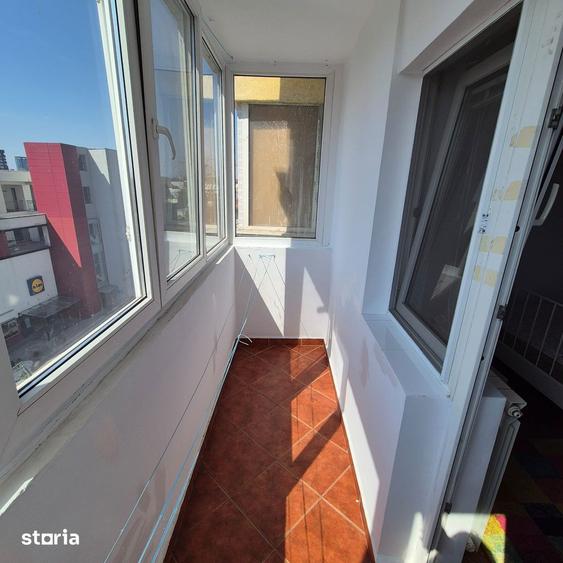 Apartament cu 3 camere decomandat în Tei