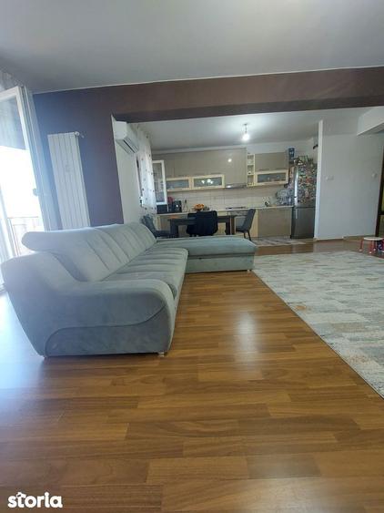 Apartament cu 3 camere în Nufărul