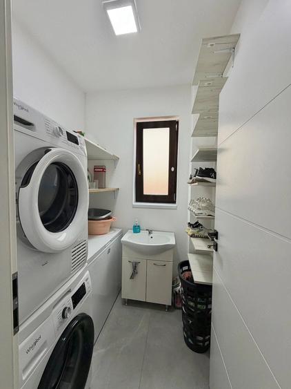 Casă cu 4 camere cu Teren 218 Mp în Plopi