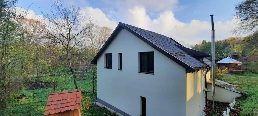 Casă cu 4 camere cu Teren 800 Mp în Central
