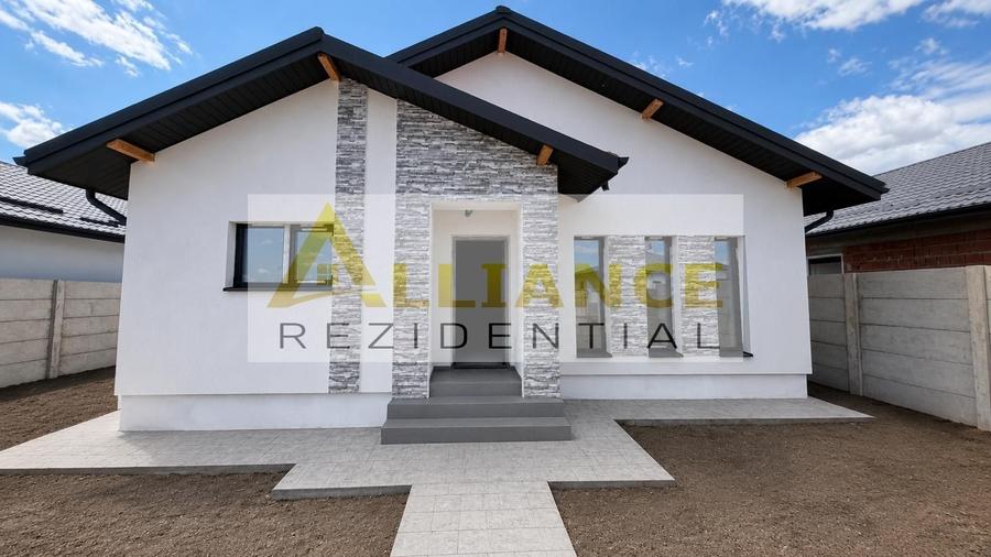 Casă individuală cu 4 camere cu Canalizare în Berceni