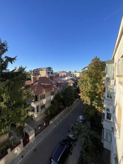 Apartament cu 2 camere decomandat în Floreasca