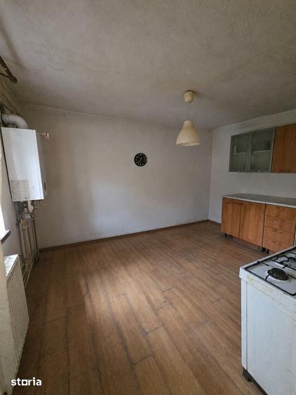 Casă cu 2 camere decomandat cu Teren 186 Mp în Siloz