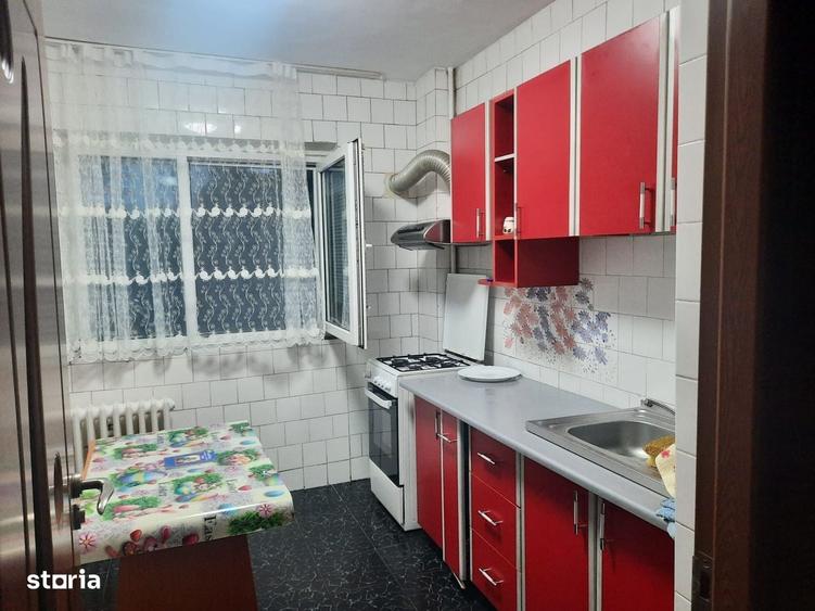 Apartament cu 2 camere decomandat în Tei
