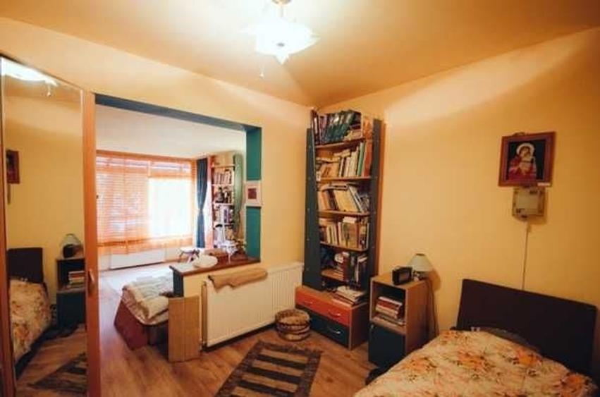 Apartament cu 4 camere decomandat în Unirii