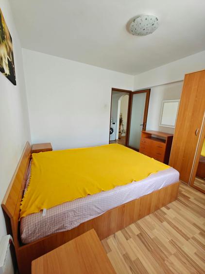 Apartament cu 2 camere semidecomandat în Piața Unirii