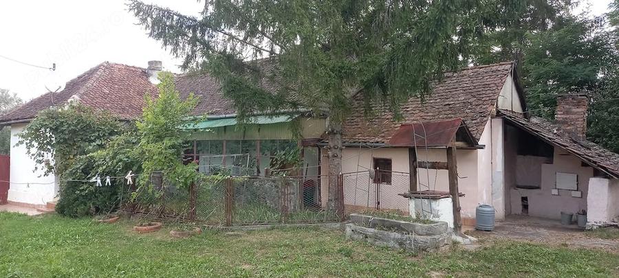 Casă cu 3 camere cu Teren 1600 Mp în Paloș