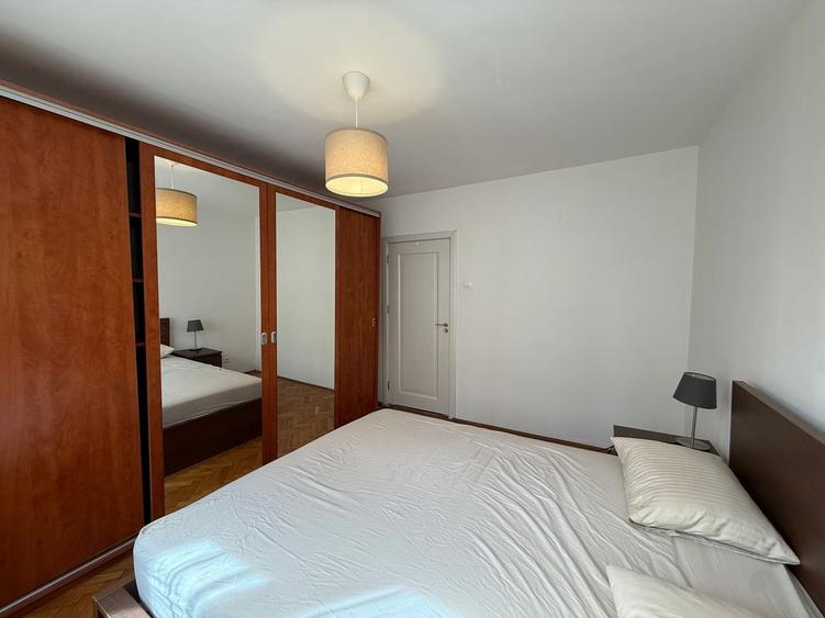 Apartament cu 3 camere decomandat, mobilat în Arcul de Triumf