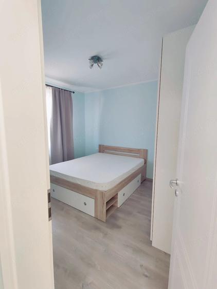 Apartament cu 3 camere semidecomandat în Giroc