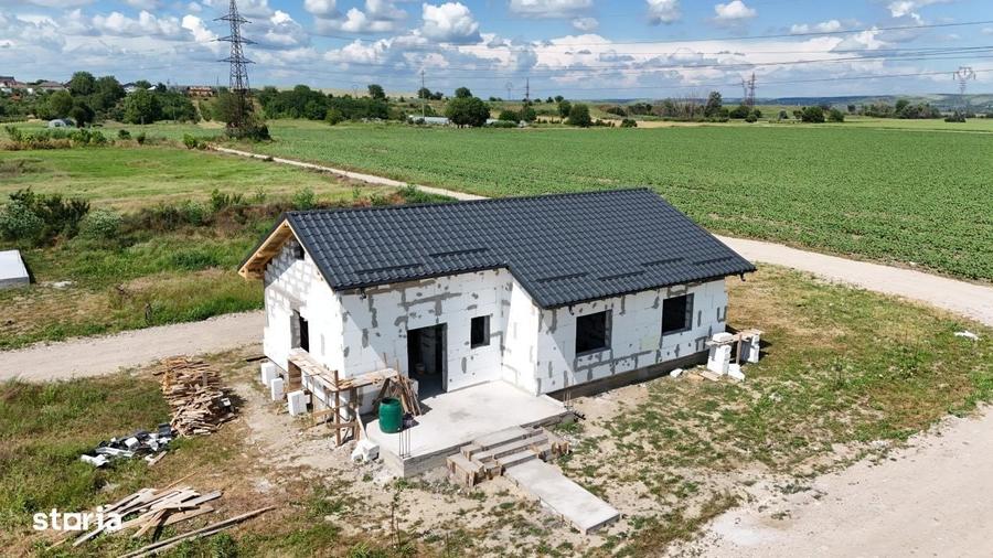 Casă cu 4 camere cu Teren 402 Mp în Ișalnița